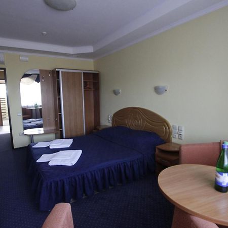 Karpaty Hotel Yaremche Exterior foto
