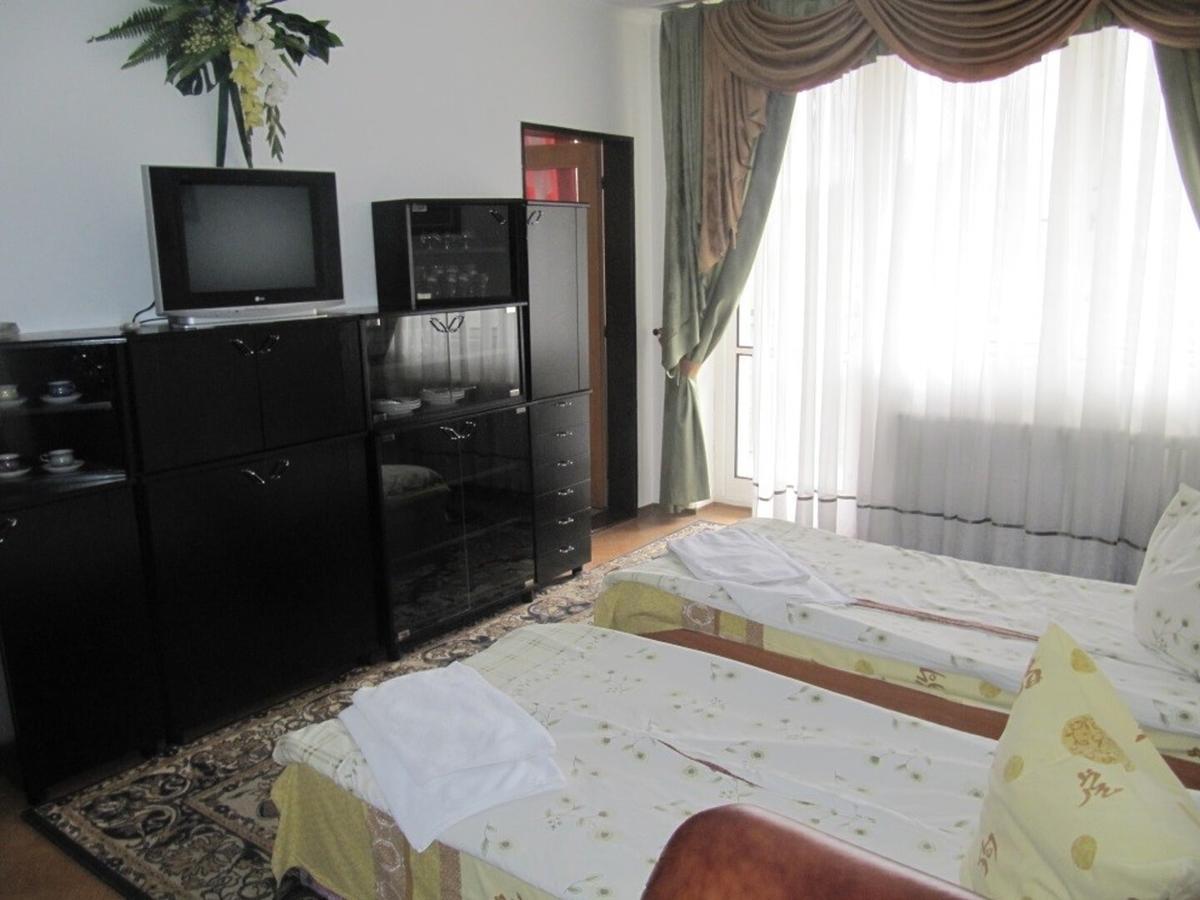 Karpaty Hotel Yaremche Exterior foto