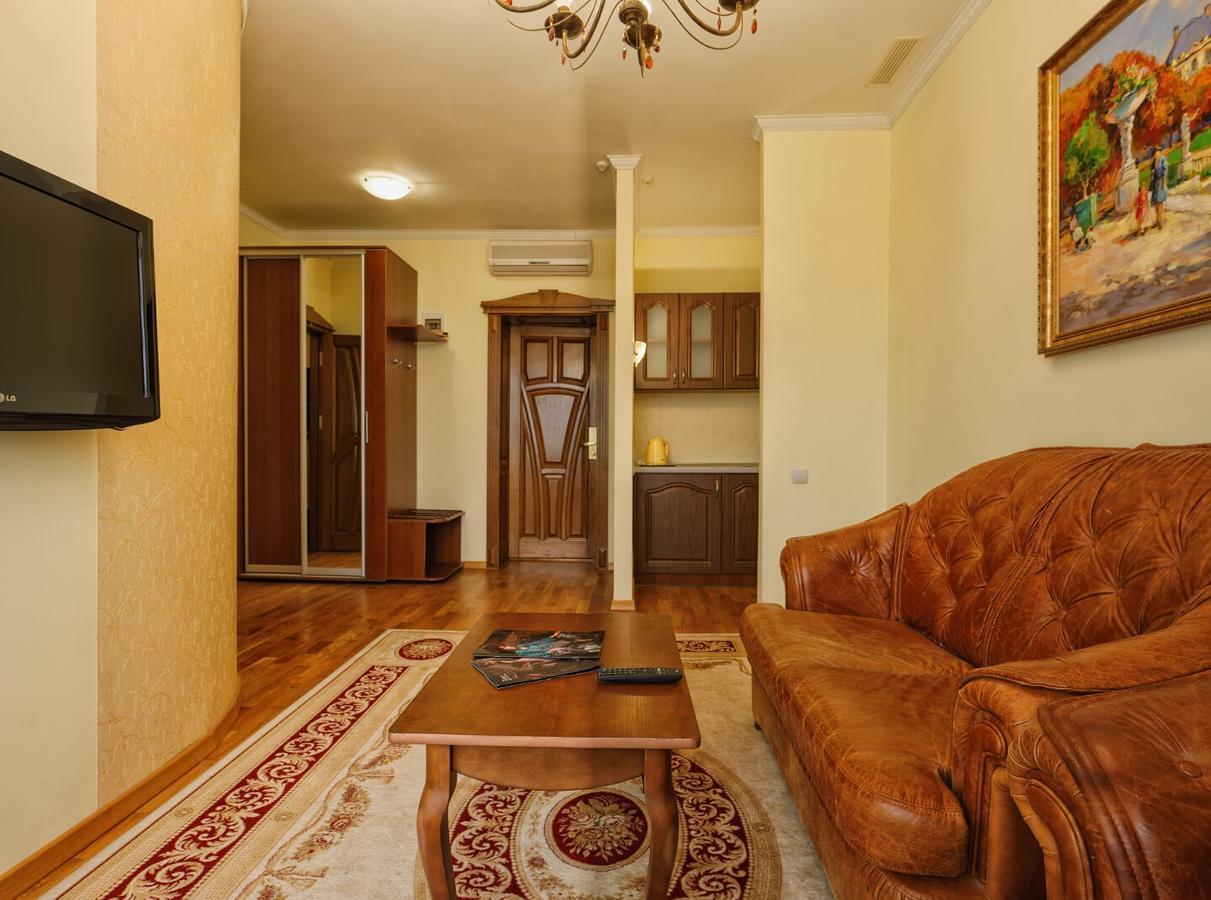 Karpaty Hotel Yaremche Exterior foto